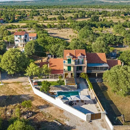 Villa House Hedonica By Guide *