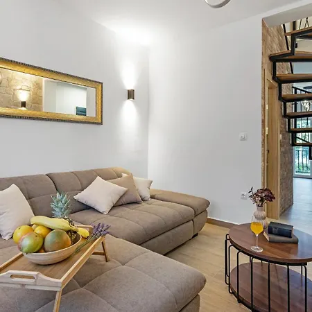 House Hedonica By Guide *