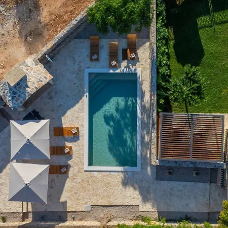 House Hedonica By Guide Villa Mirlovic Zagora