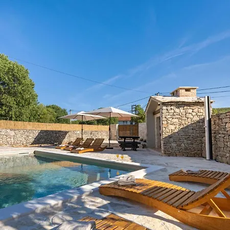 Villa House Hedonica By Guide *