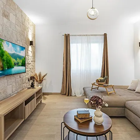 House Hedonica By Guide * Mirlovic Zagora