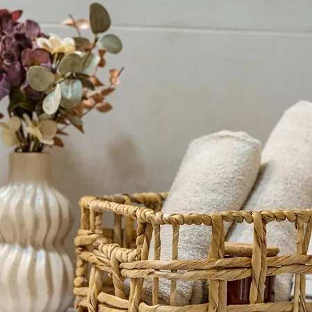 House Hedonica By Guide *