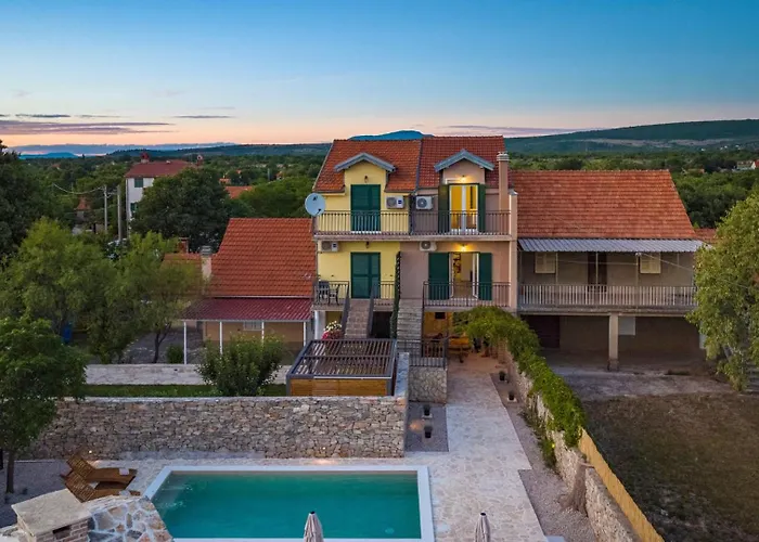 House Hedonica By Guide