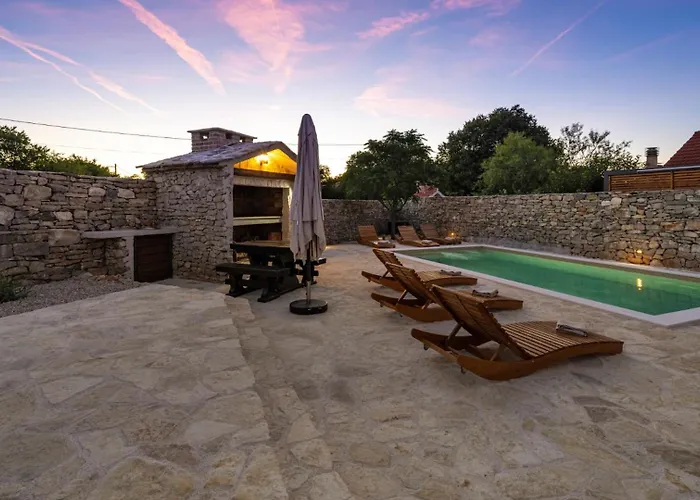 Villa House Hedonica By Guide