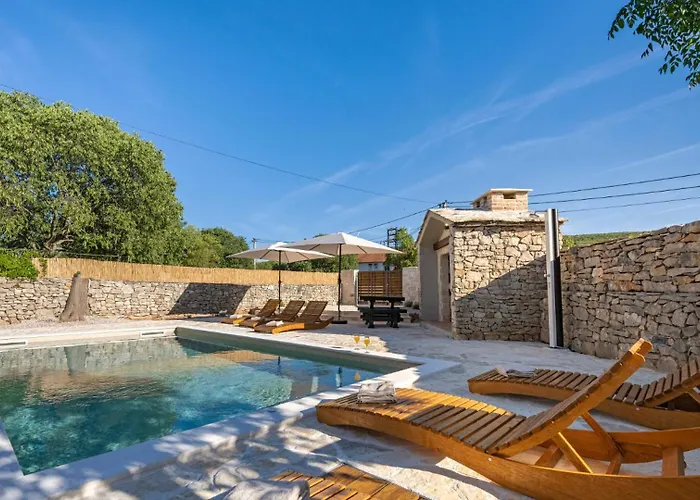 Villa House Hedonica By Guide *