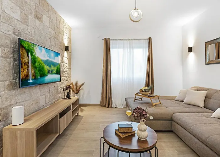 House Hedonica By Guide * Mirlovic Zagora