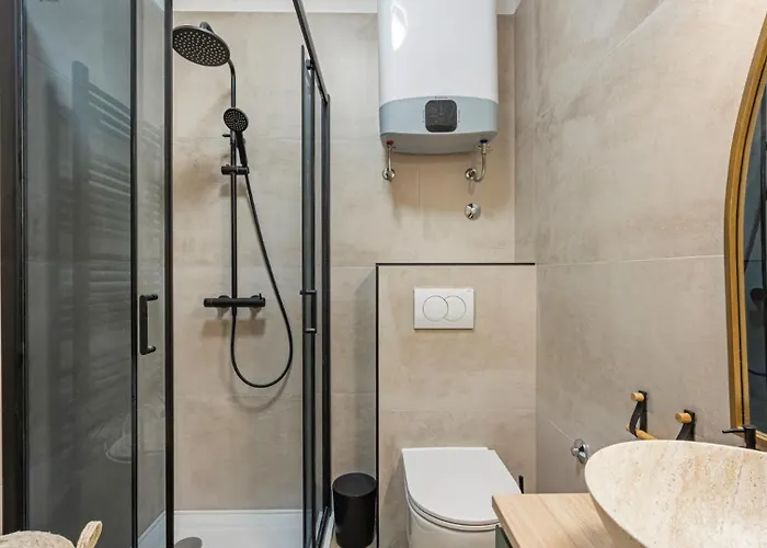 House Hedonica By Guide Villa *