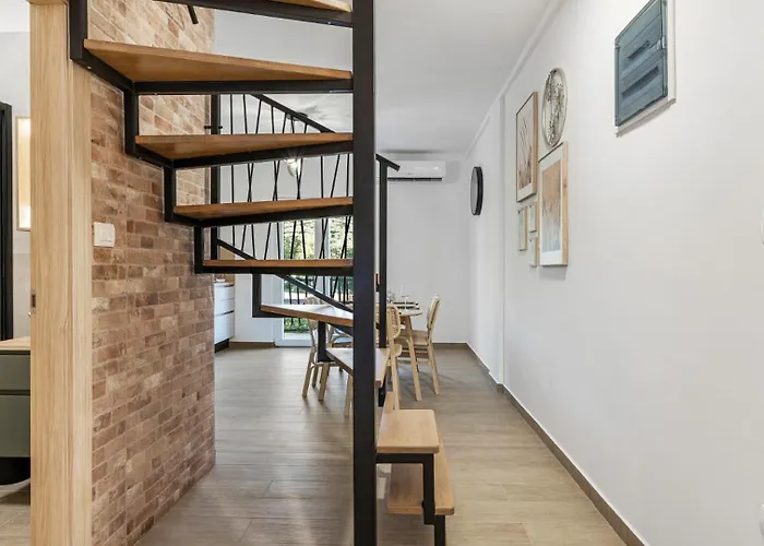 House Hedonica By Guide * Mirlovic Zagora