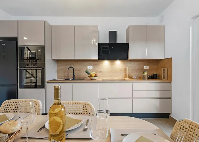 House Hedonica By Guide * Mirlovic Zagora