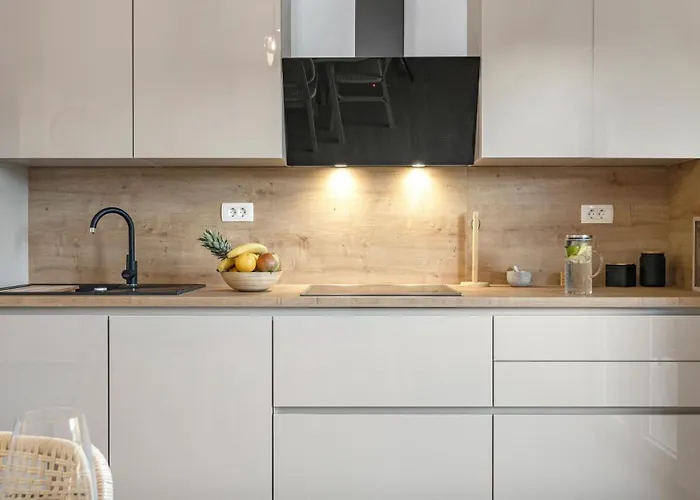 House Hedonica By Guide Villa