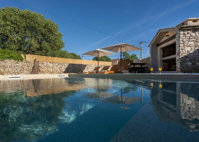 Villa House Hedonica By Guide