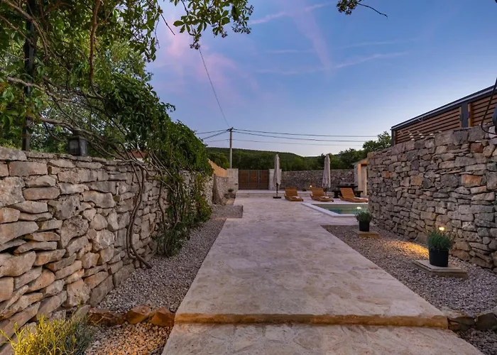 Villa House Hedonica By Guide