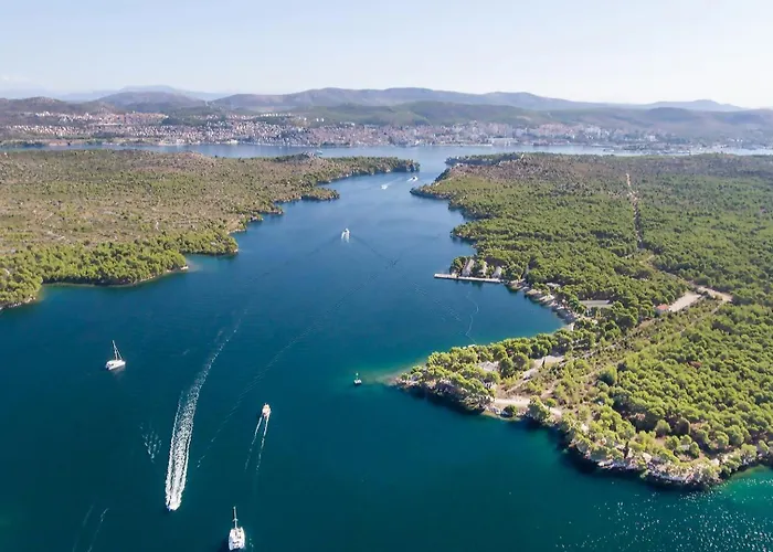 House Hedonica By Guide * Mirlovic Zagora